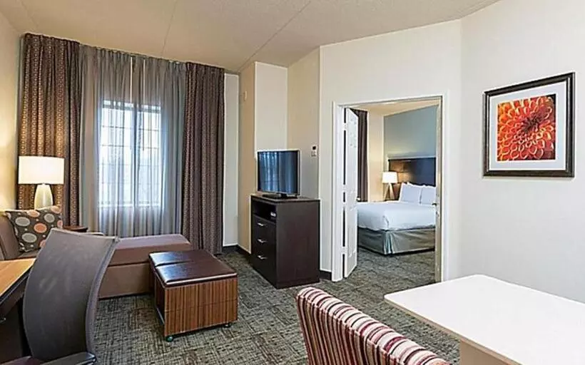 スイート, Staybridge Suites Lincolnshire, An Ihg