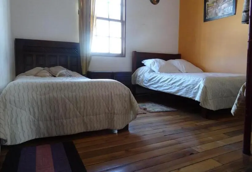 Standard Kolmen Hengen Huone, Hostal Del Piamonte