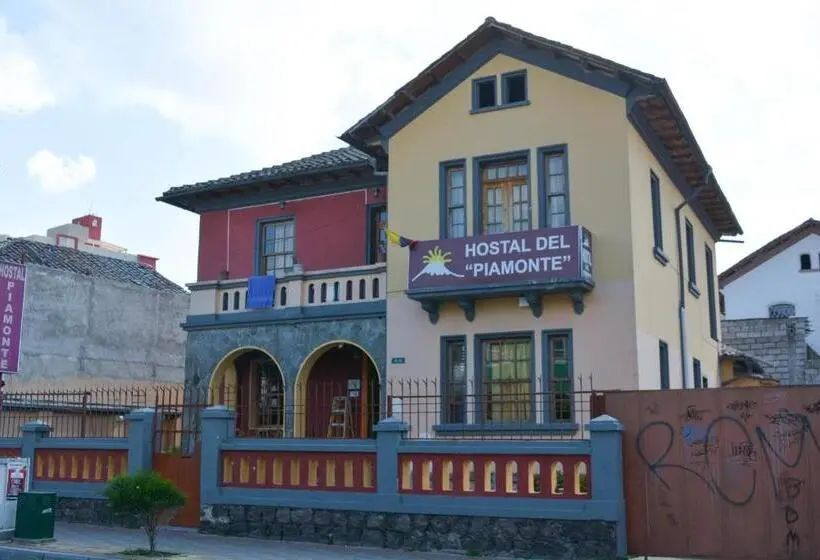 Standard Neljän Hengen Huone, Hostal Del Piamonte