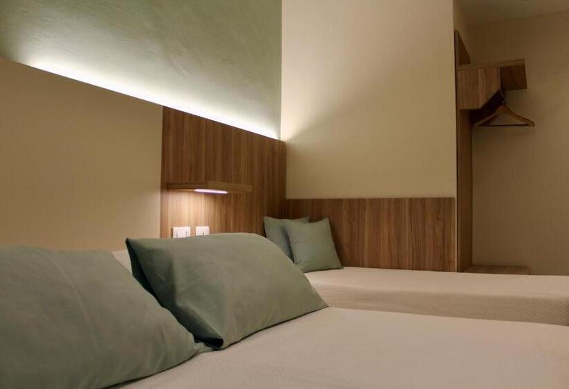 Номер Стандарт Трехместный, Albergo Degli Amici