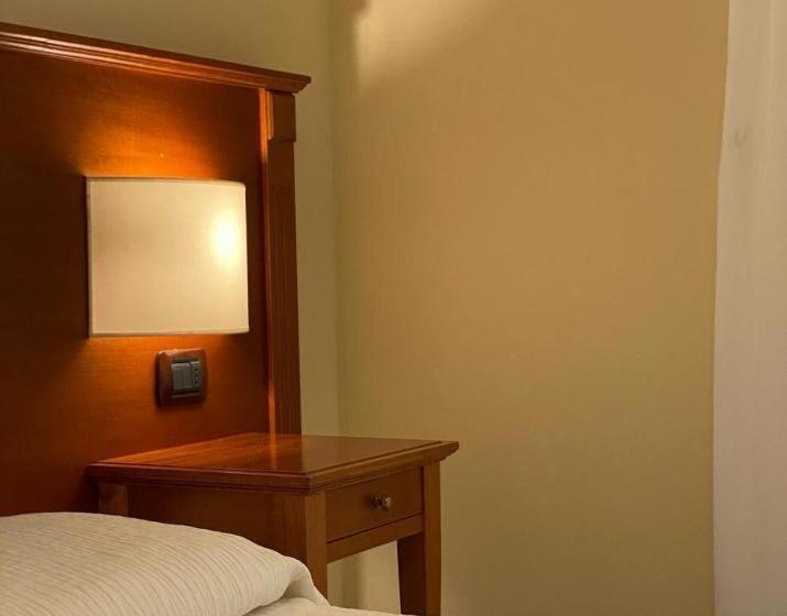 スタンダードトリプルルーム, Albergo Degli Amici