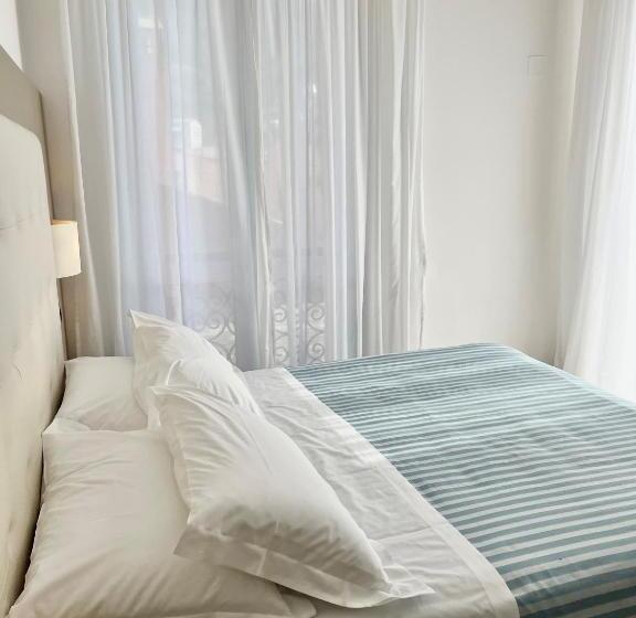 バルコニー付きスタンダードルーム, Albergo Degli Amici