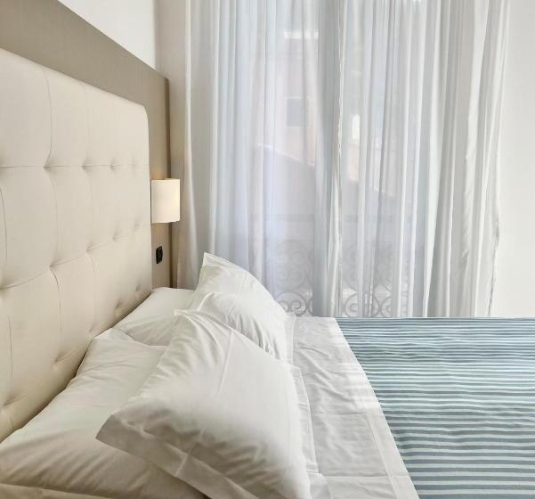 バルコニー付きスタンダードルーム, Albergo Degli Amici