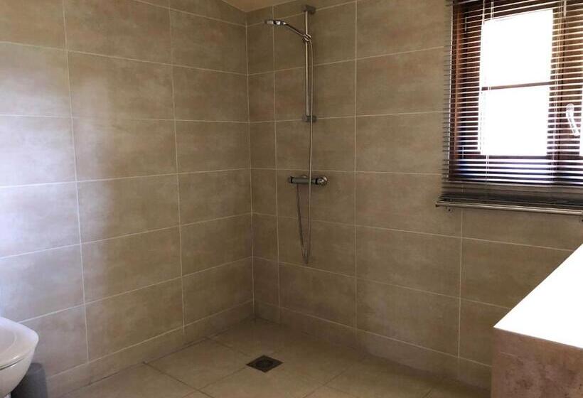 Номер Стандарт Трехместный, Weekend En Provence Hébergement Insolite