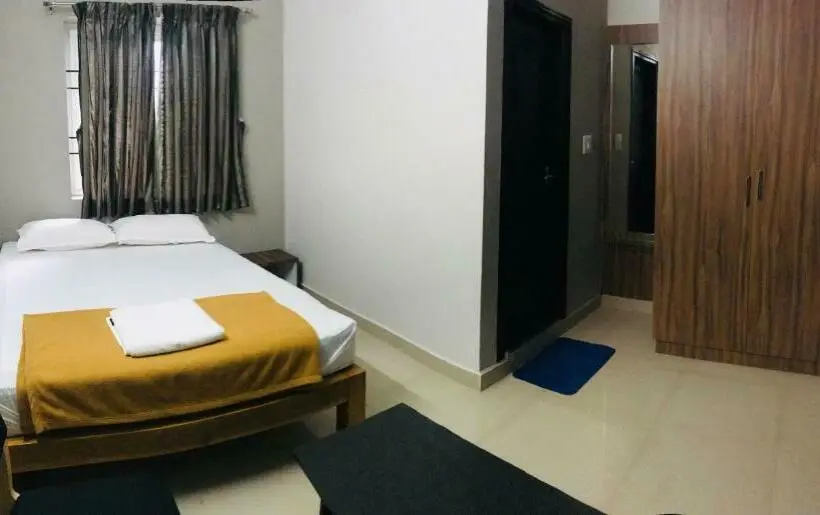 エコノミールーム, Sharada Residency
