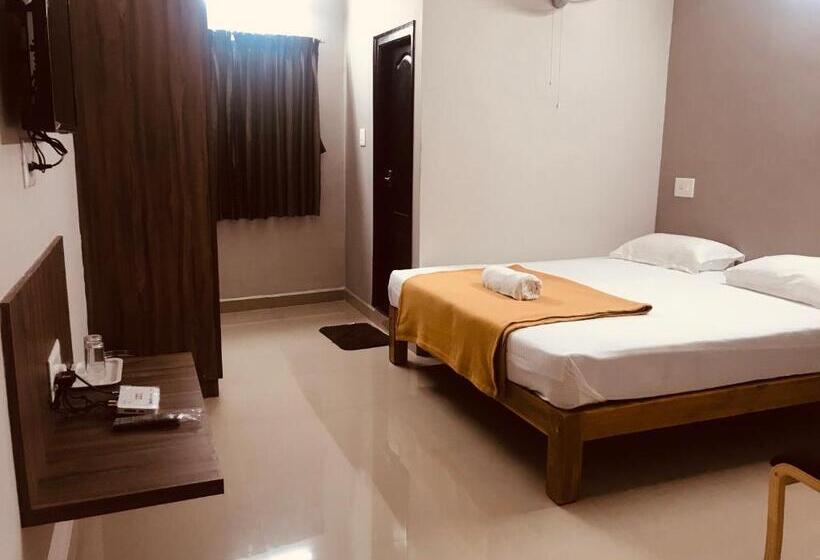 标准间, Sharada Residency