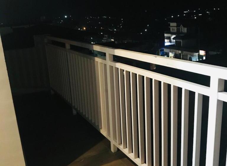 四人豪华间, Sharada Residency