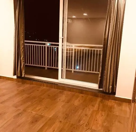 バルコニー付きデラックスルーム, Sharada Residency