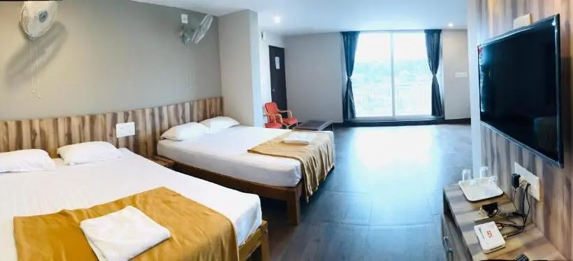 バルコニー付きデラックスルーム, Sharada Residency