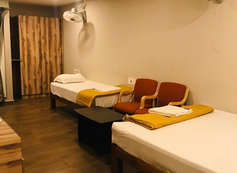 标准间带阳台, Sharada Residency