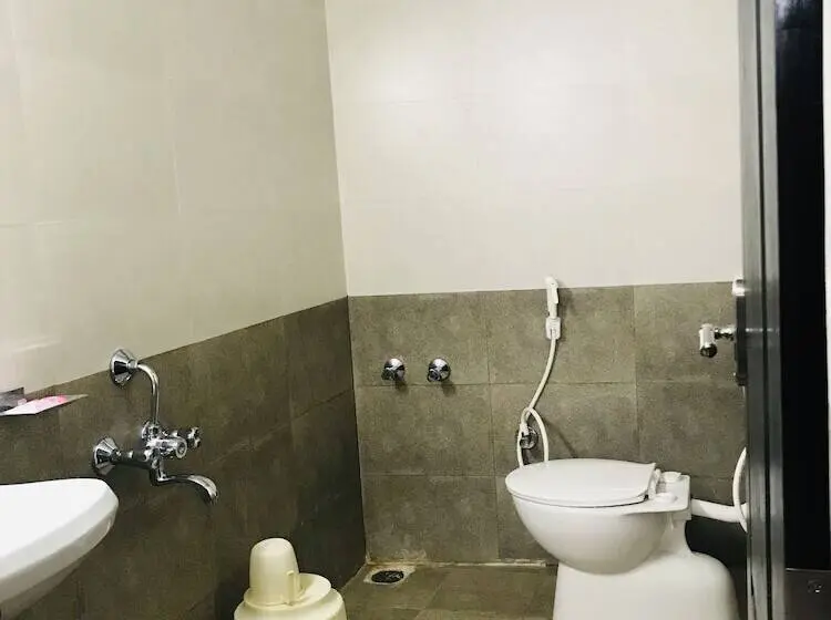 デラックスの４人部屋, Sharada Residency