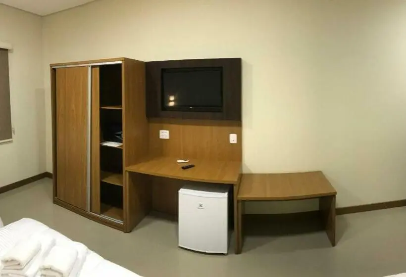 スタンダード４人部屋, Ipe Palace