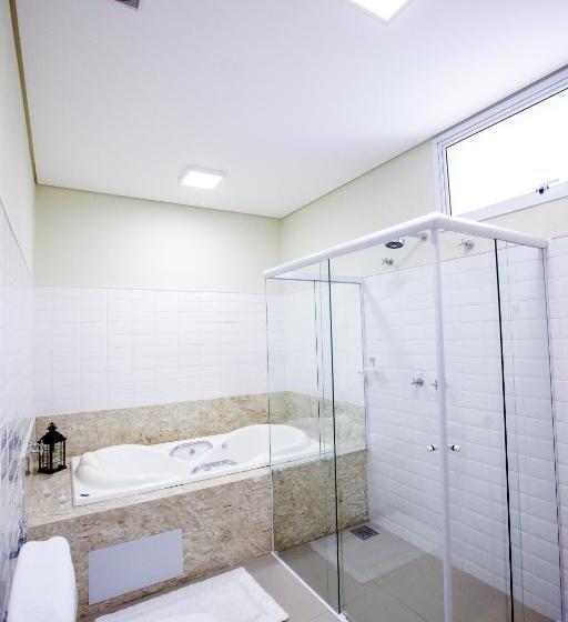 غرفة قياسية مزوَّدة بجاكوزي, Ipe Palace