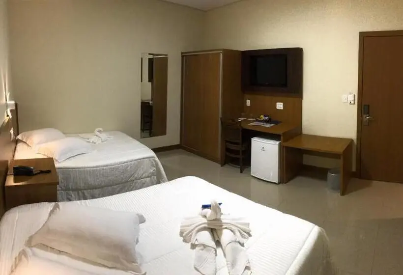 スタンダード４人部屋, Ipe Palace