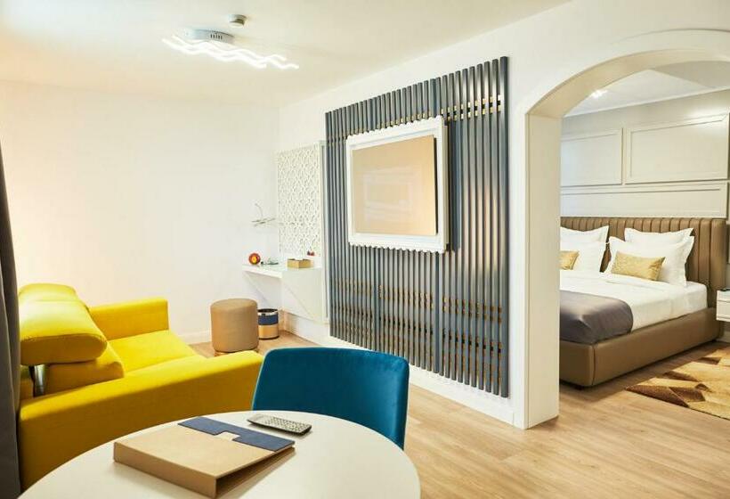 Полулюкс, Lebada Luxury & Spa