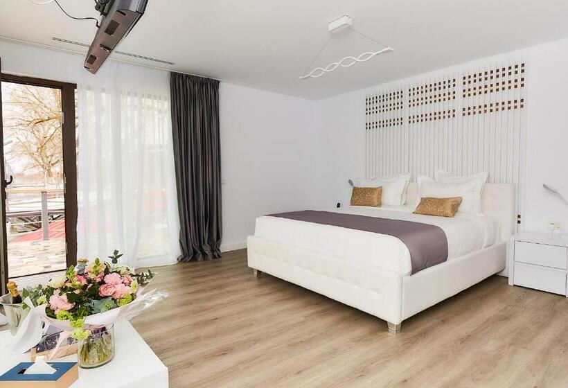 Люкс 2 Спальни, Lebada Luxury & Spa