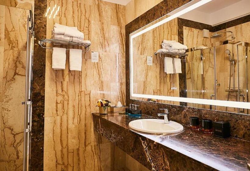 Полулюкс, Lebada Luxury & Spa