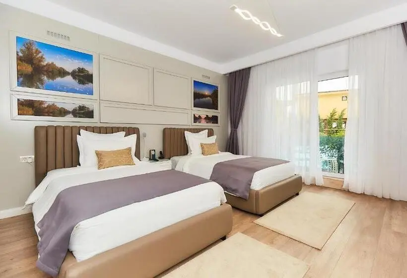اتاق لوکس با بالکن, Lebada Luxury & Spa