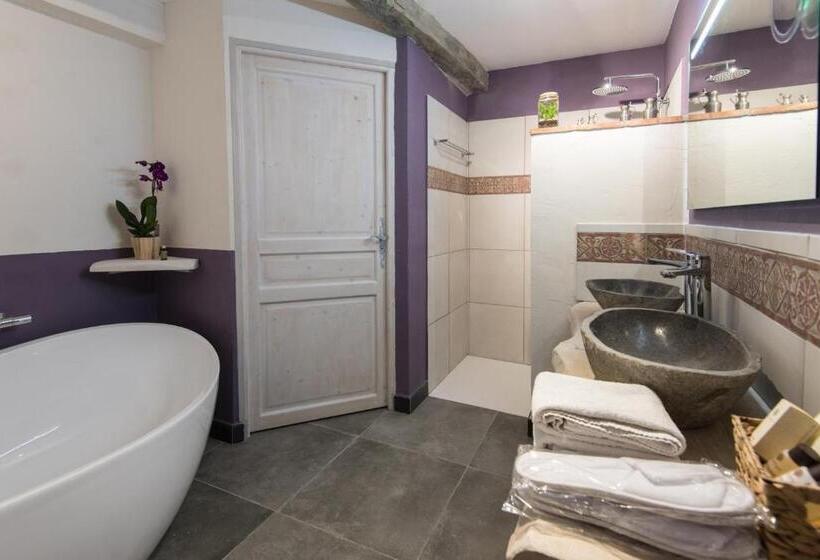 جناح ديلوكس سرير كينج, Le Mas Des Colombes Chambres D Hôtes B&b & Spa