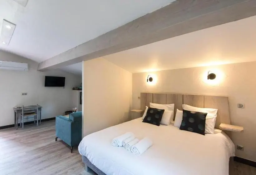 キングサイズベッドのデラックスルーム, Le Mas Des Colombes Chambres D Hôtes B&b & Spa