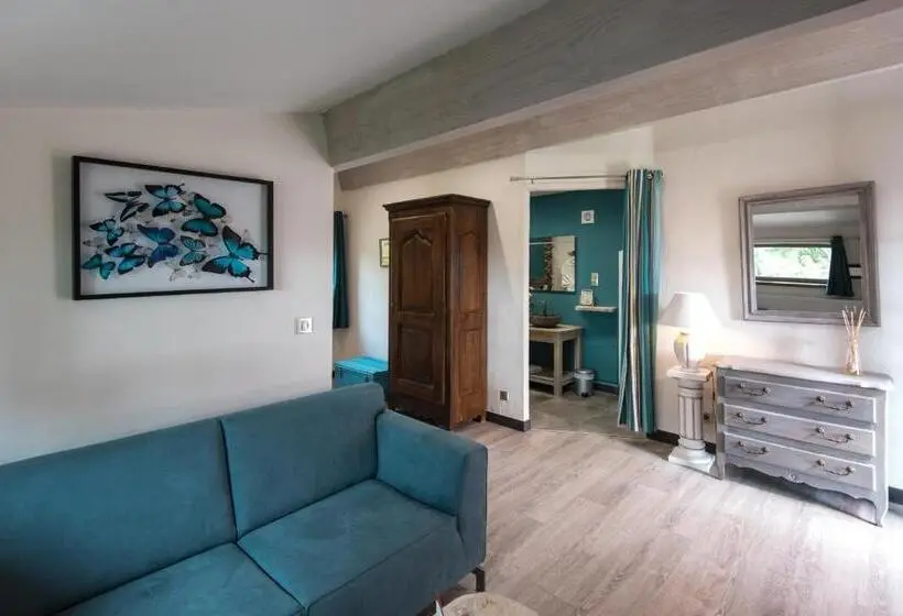 キングサイズベッドのデラックスルーム, Le Mas Des Colombes Chambres D Hôtes B&b & Spa