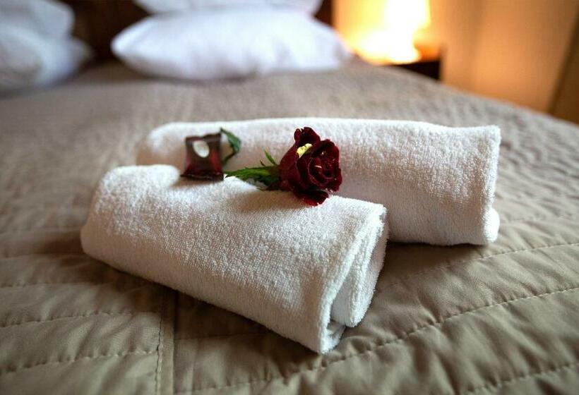 חדר משפחתי, Dwór Klembów