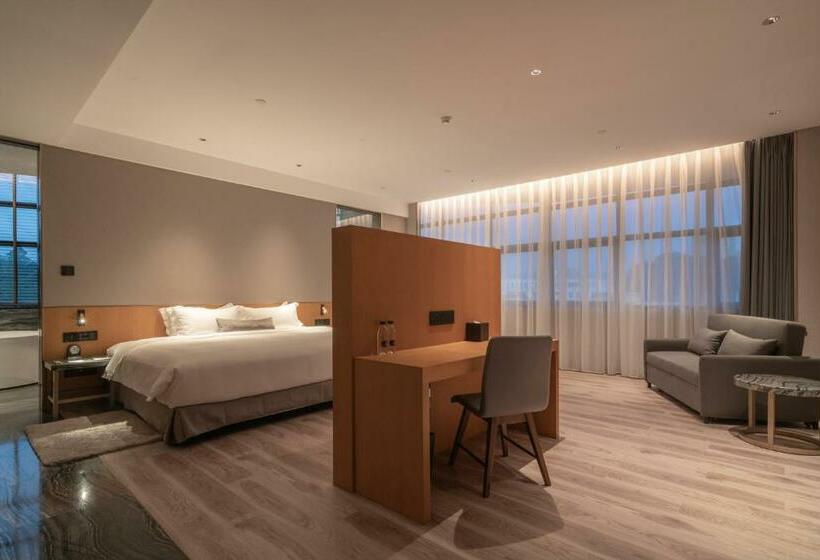 스탠다드 룸 킹사이즈 침대, The Luzerne