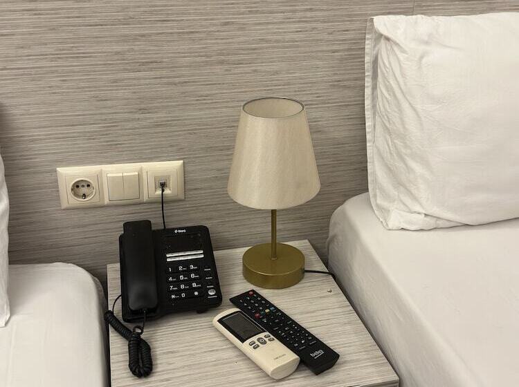 غرفة عائلية, Ferah