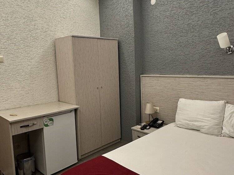 غرفة قياسية, Ferah