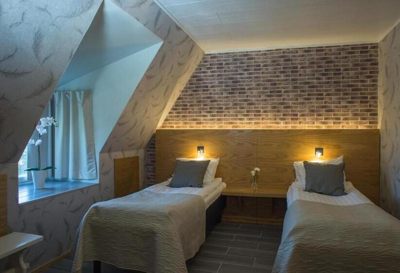 Номер Deluxe, Joensuun Tilan Päärakennus