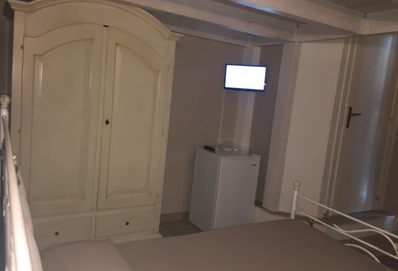 اتاق استاندارد, B&b Stellamarina