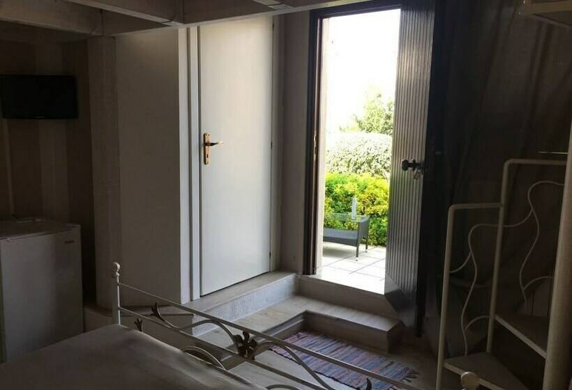 اتاق کلاسیک چهارنفره, B&b Stellamarina