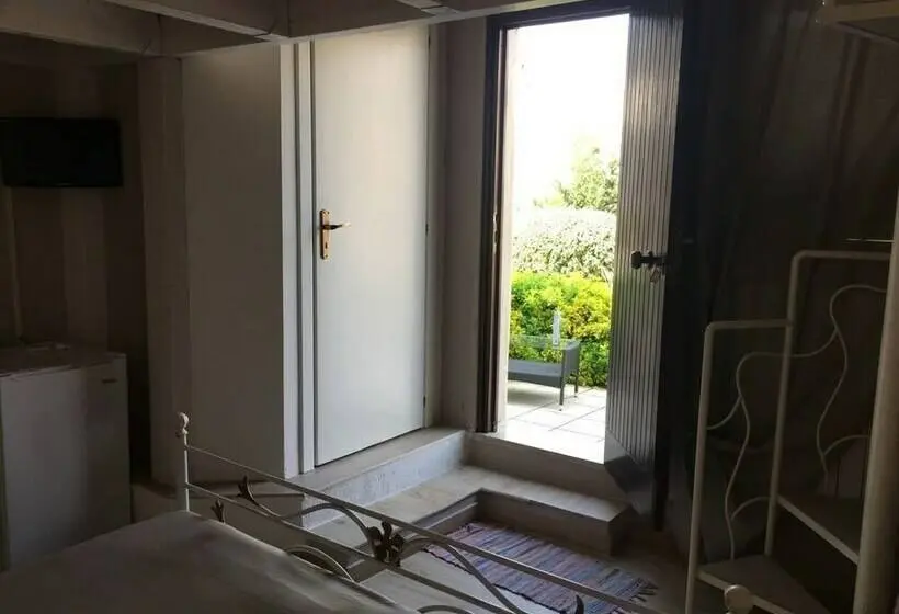 4ベッドルームクラシックタイプ, B&b Stellamarina