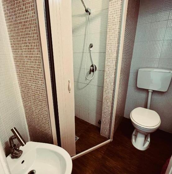 اتاق استاندارد, B&b Stellamarina