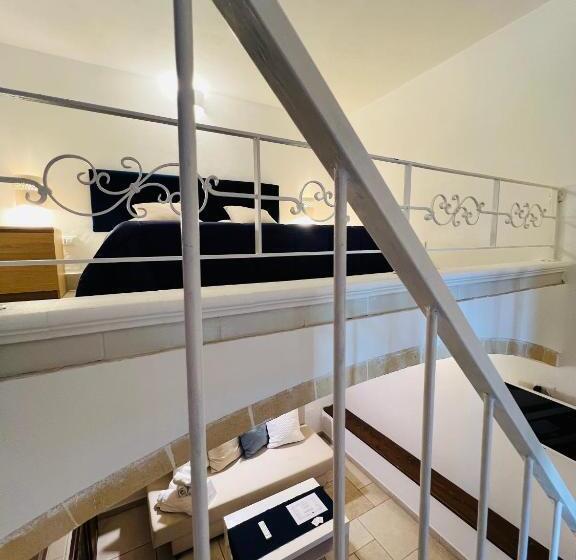 ファミリーステューディオ, B&b Stellamarina