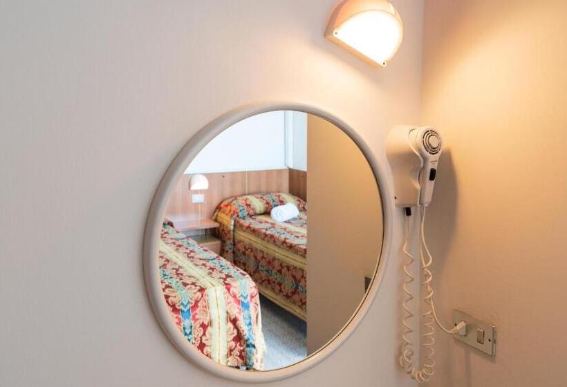 Triple Room Sea View, Majestic