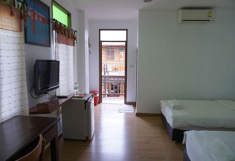 Quarto deluxe, Sri Chiang Khan