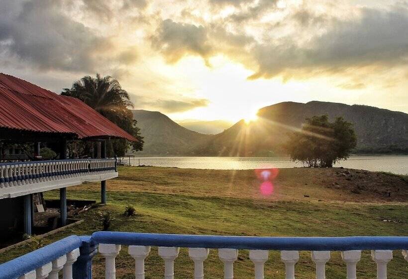 Семейный Номер, Marineros Club Nautico