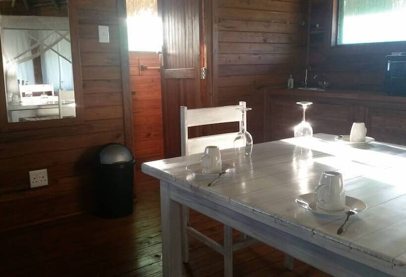 오두막, Pura Vida Lodge