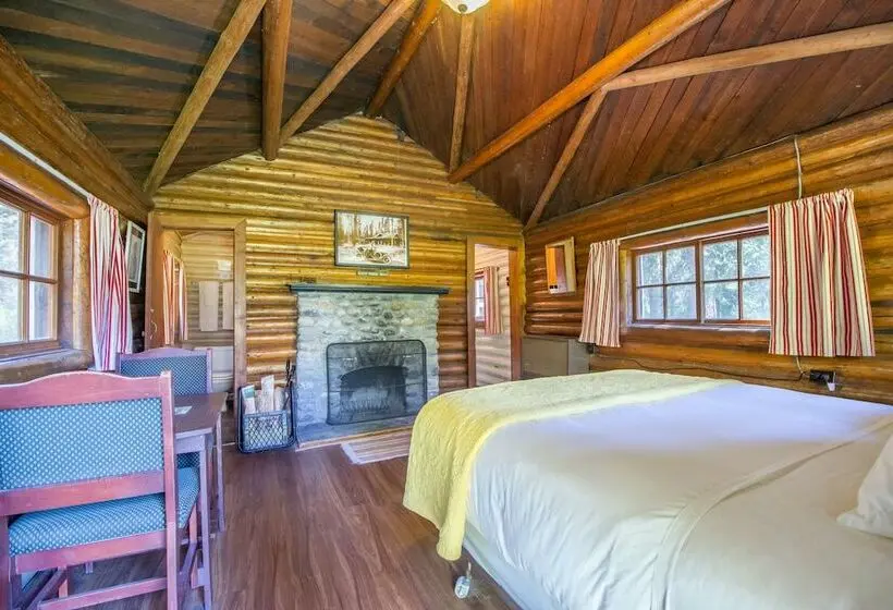 キャビン, Kootenay Park Lodge