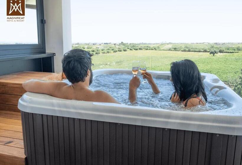 小型套房带阳台, Magnificat Hotel&resort