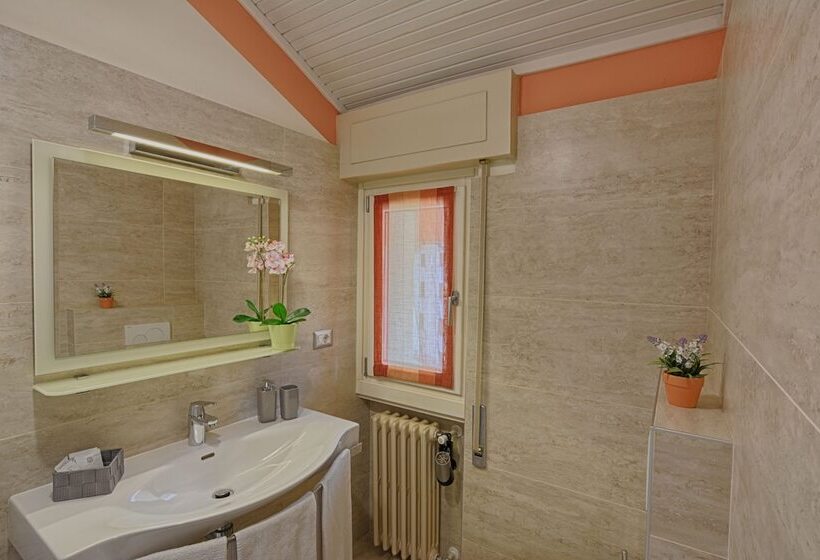 غرفة قياسية مطلّة علي البحيرة, Europa   Sorico