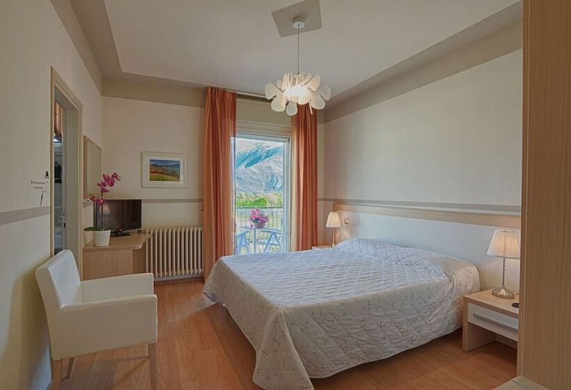 غرفة قياسية مطلّة علي البحيرة, Europa   Sorico