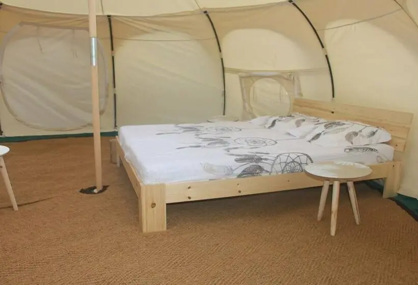 Standard Tent, Le Moulin Du Luech   Bulles Insolites