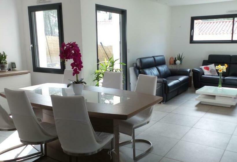 带2个卧室的套房, Chambre D Hôtes Et Spa De La Presqu île