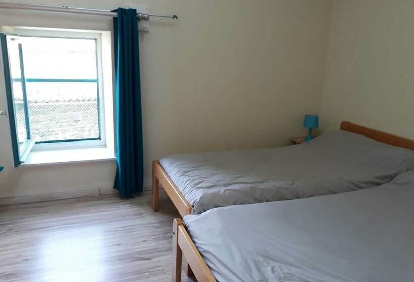 غرفة إقتصادية, Maison De La Monne