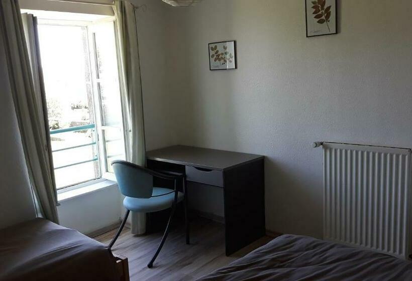 غرفة قياسية رباعية, Maison De La Monne