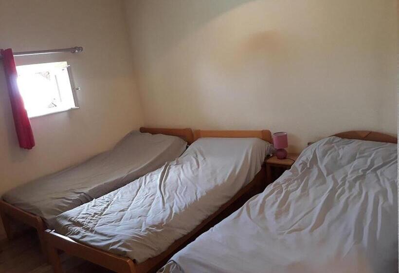 غرفة قياسية رباعية, Maison De La Monne