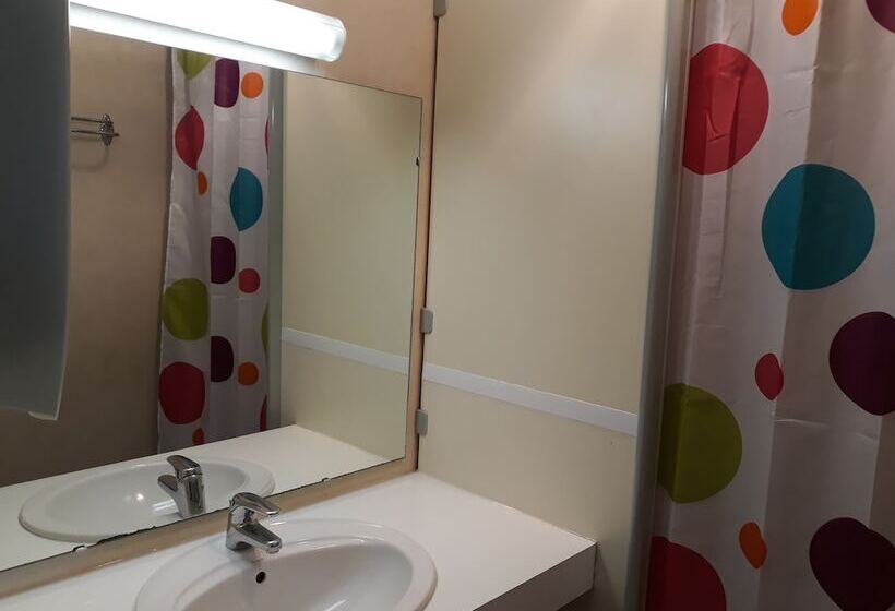 غرفة إقتصادية, Maison De La Monne