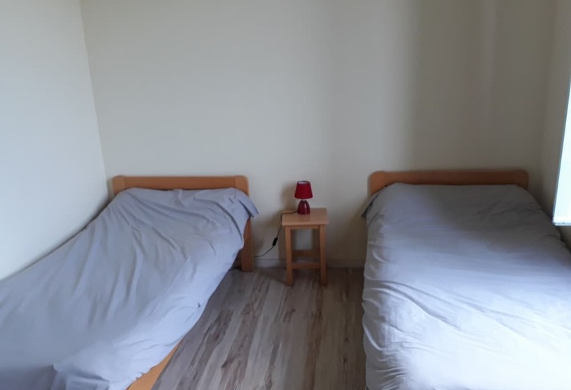 غرفة إقتصادية ثلاثية, Maison De La Monne